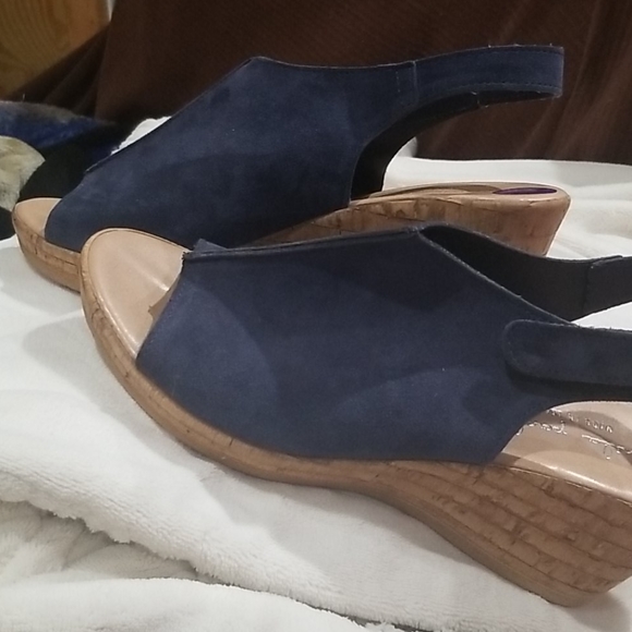 Mila Paoli wedges size 8 1/2 - Picture 1 of 3